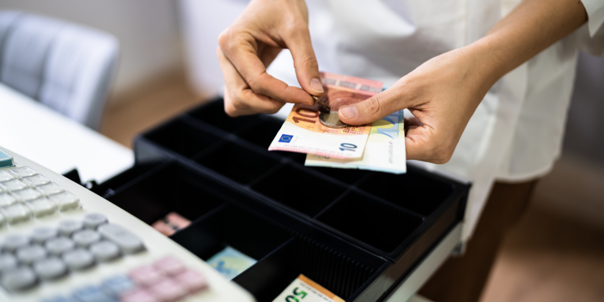 وظائف كاشير براتب 5000 درهم في الإمارات للنساء بدون خبرة